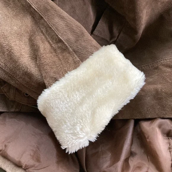 Northwest Territory leather jacket, fur trim - Picture 13 of 14